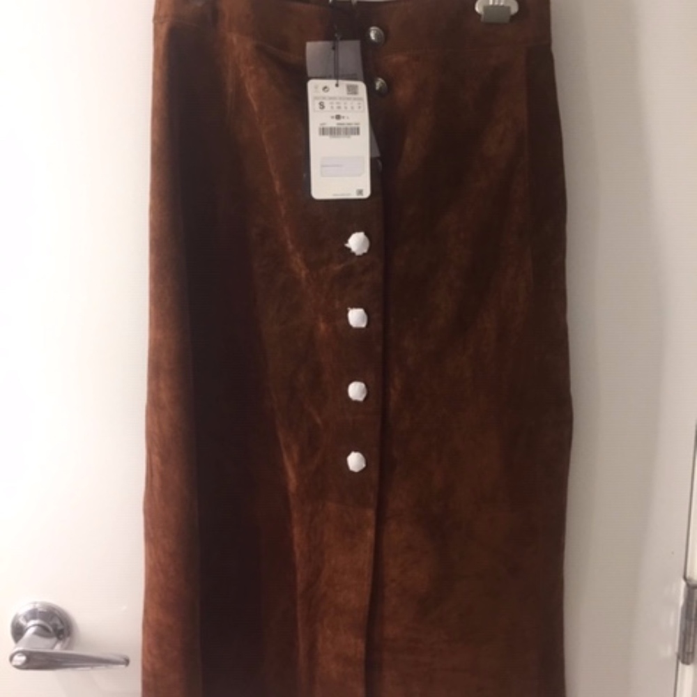 *NEVER WORN* Zara Suede Below Knee Skirt - $170